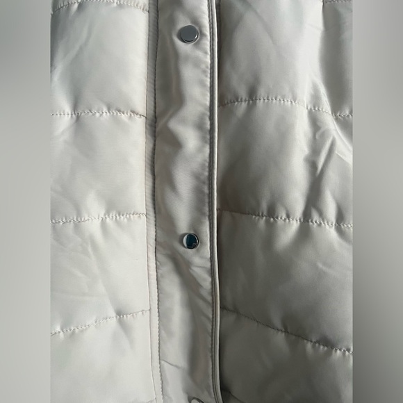 Royal Matrix Puffer Coat with Attachable Hood - Picture 8 of 15